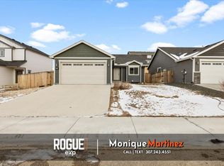 6020 Overlook Way, Mills, WY 82604