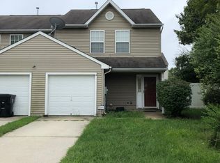 19 Meadowood Ln, Sicklerville, NJ 08081