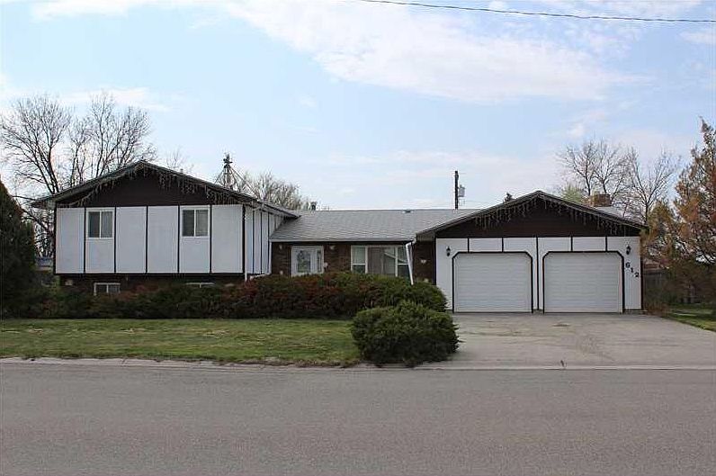 1st image of 612 1st St S