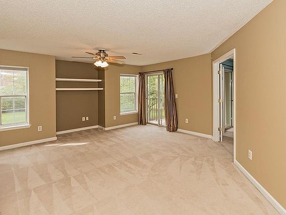 4th image of 220 Fox Hollow Dr APT 107