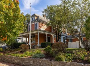 1612 Ferry St, La Crosse, WI 54601