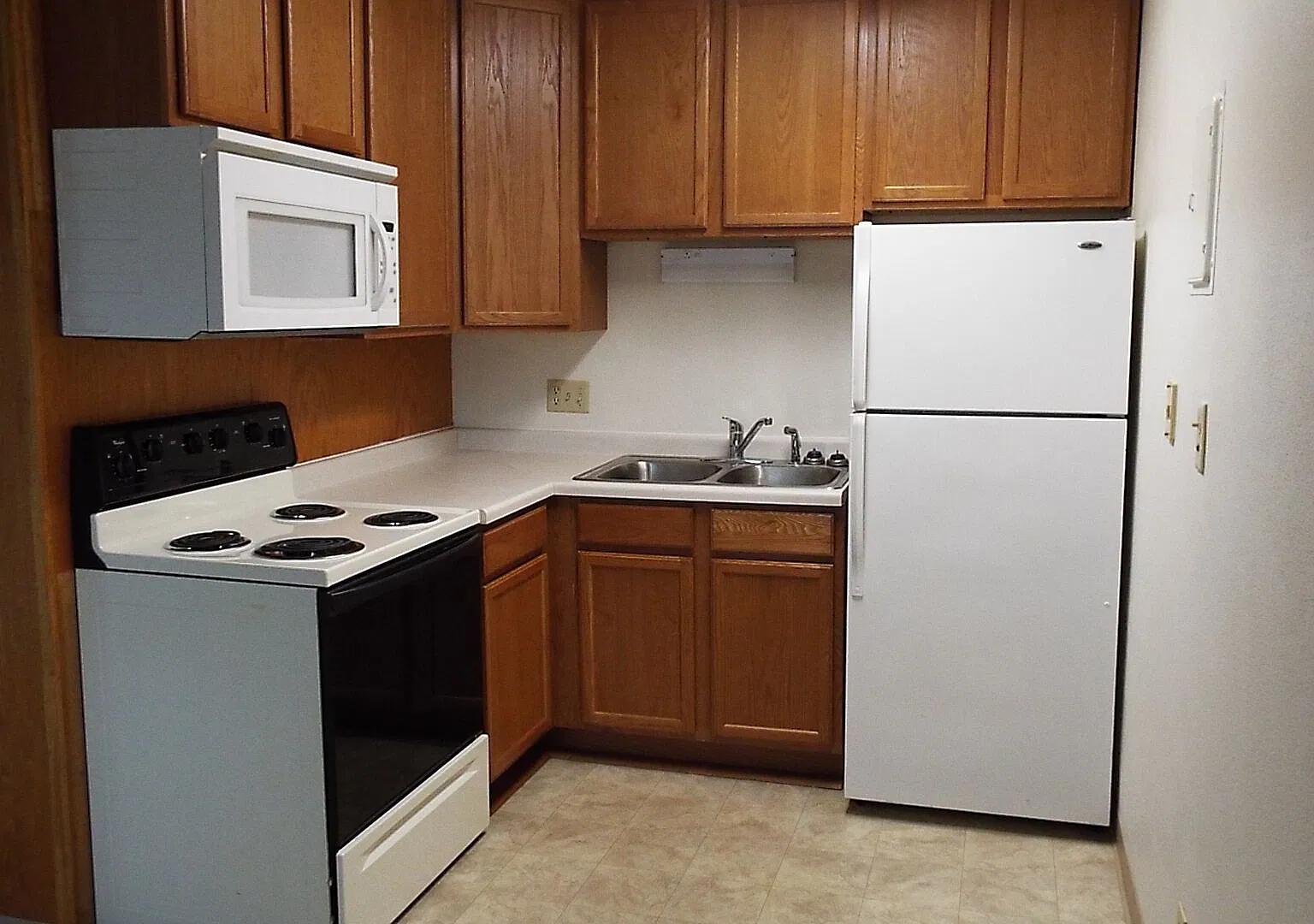 Pershing Park Apartments — Photo 4