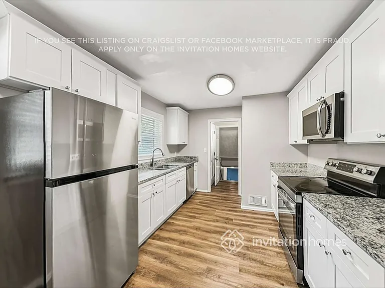 1734 Mary Lou Ln SE — Photo 10