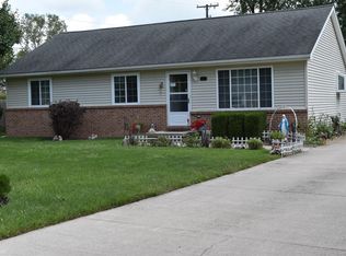 3952 Parker Rd, Fort Gratiot, MI 48059