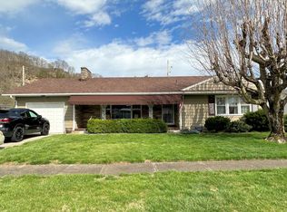 1517 Charlotte St, Ironton, OH 45638
