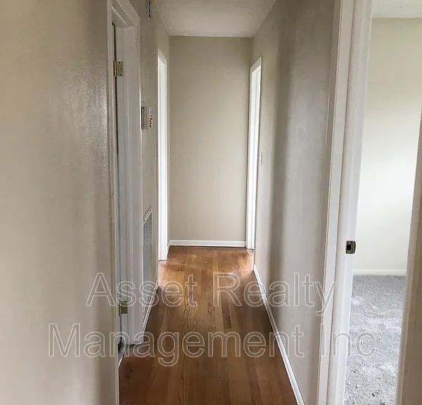 218 Britton Dr — Photo 9
