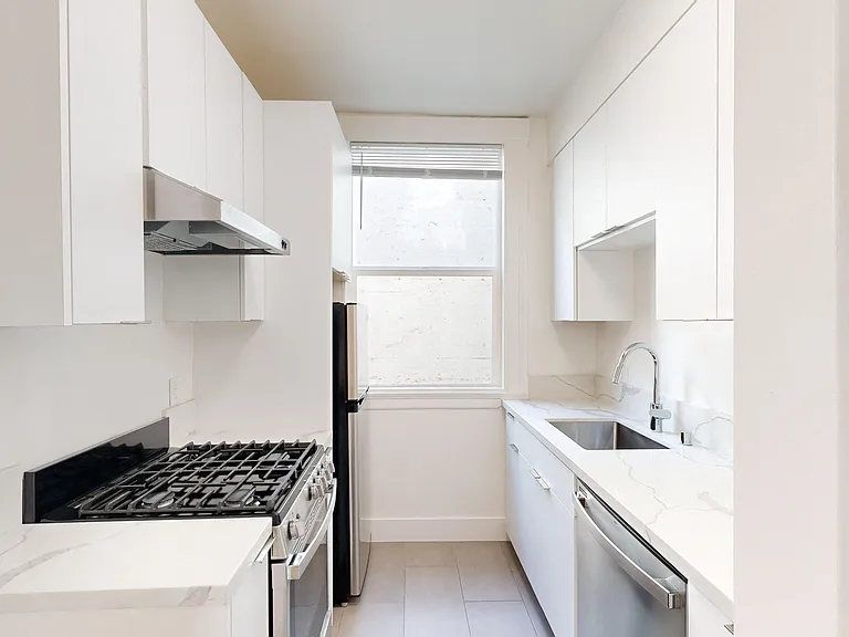 1401 Jones Street — Photo 18