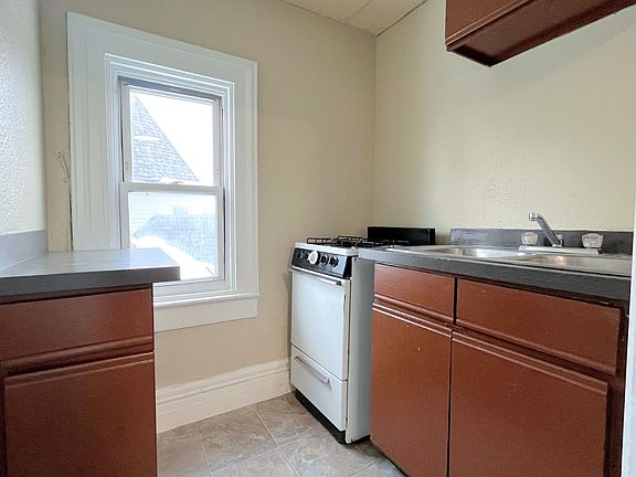 4th image of 24-30 Plymouth Ave #12