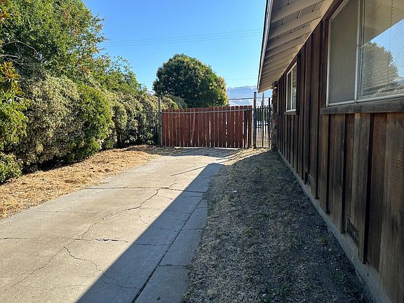 5th image of 12985 Sycamore Ave
