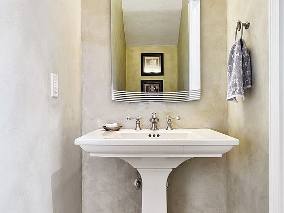 5th image of 2880 Marina Cir