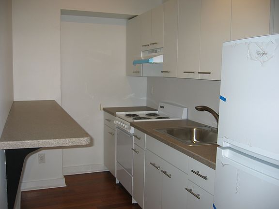 4th image of 843 Western Ave APT 2