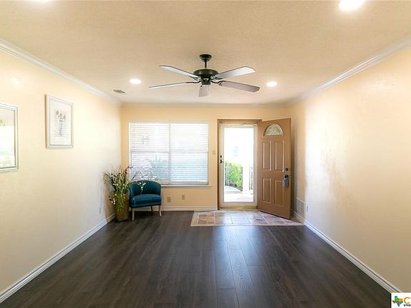 5th image of 2904 Chaucer Dr
