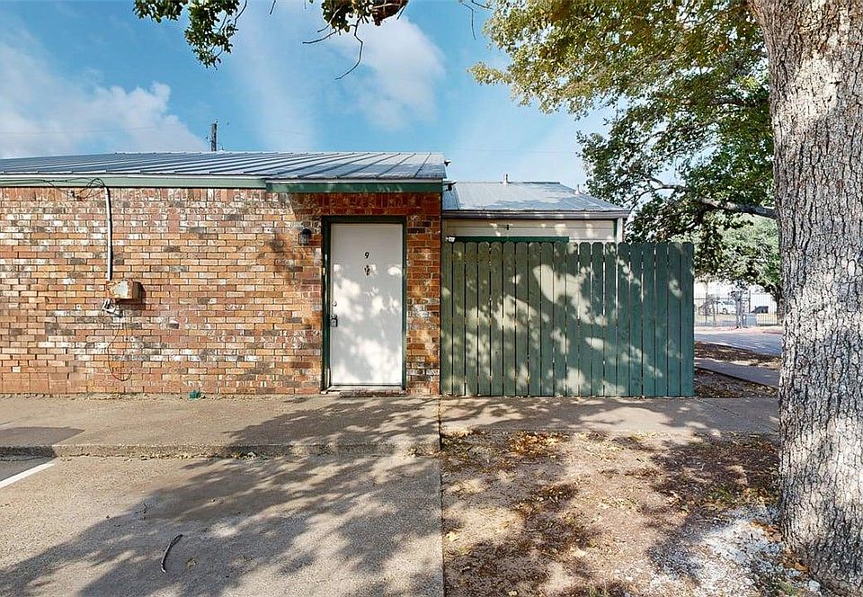1st image of 725 Peppertree Dr #9