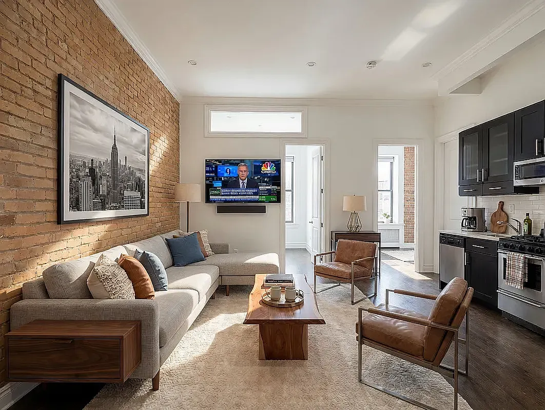 350 Third Avenue — Photo 1