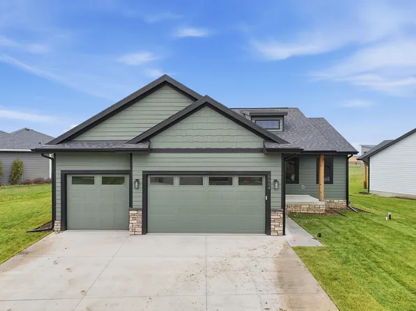 6664 Shadow Ridge Pl, Columbus, NE 68601