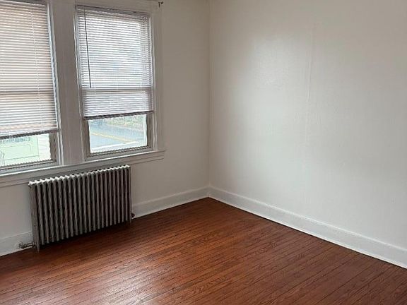 5th image of 526 Morris Ave