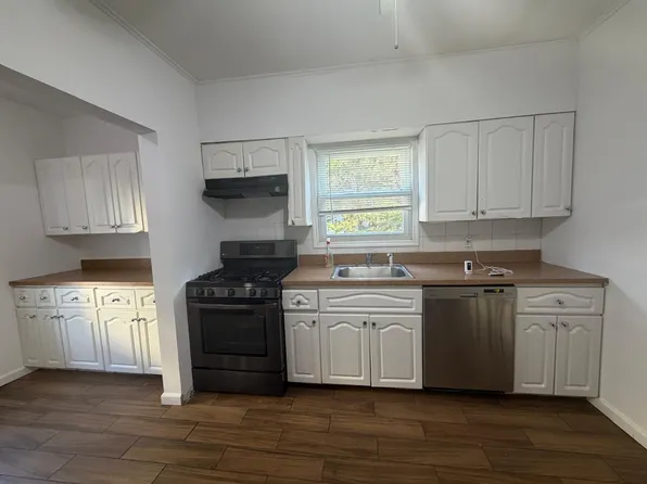 (undisclosed Address), Huntington, NY 11743