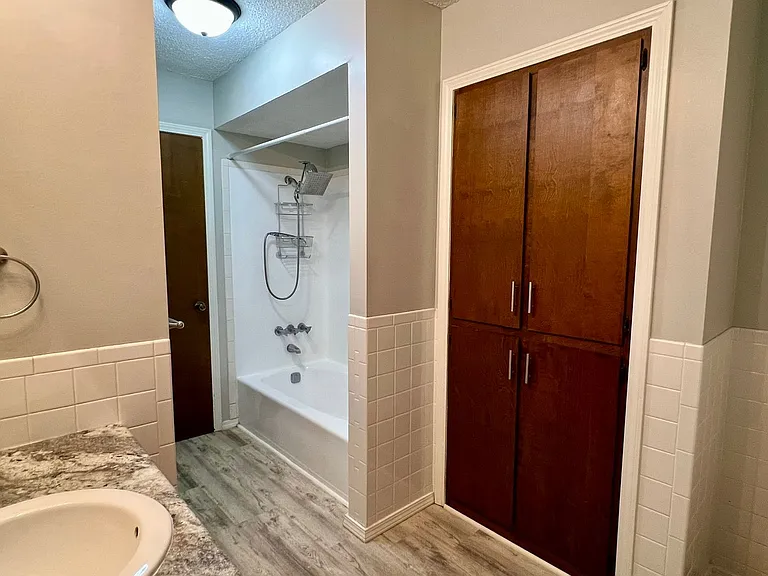 903 E Cambridge St — Photo 14