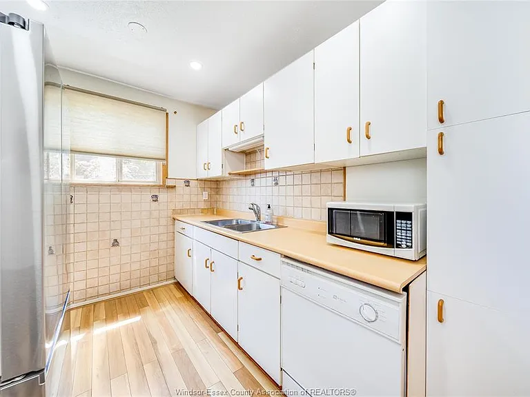 1229 Arncliffe Pl — Photo 7
