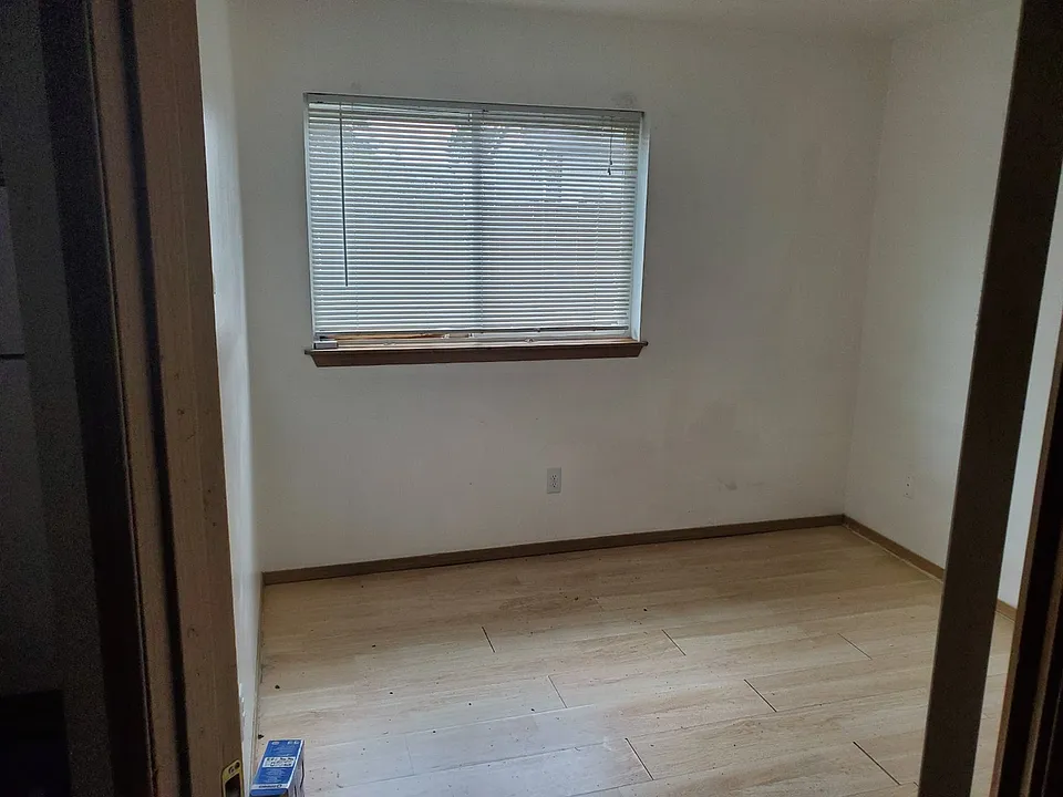 8526 8th Ave W #1