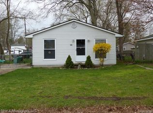 947 Liberty St, Algonac, MI