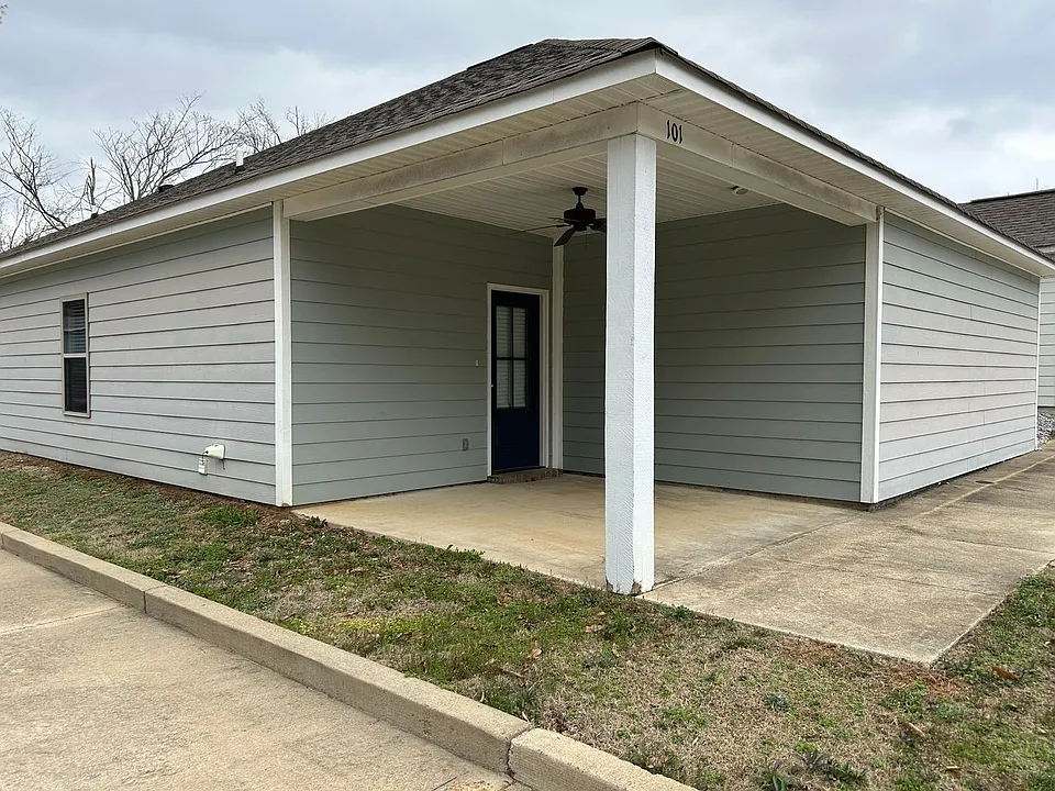 101 Private Road 4017