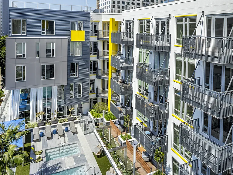 mResidences Olympic & Olive — Photo 17