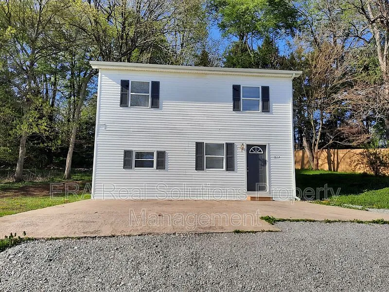 3 bed, 2.0 bath, 1288 sqft, $1,100 — Photo 1