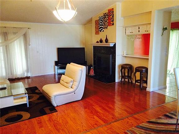 5th image of 1322 Hillsdale Dr