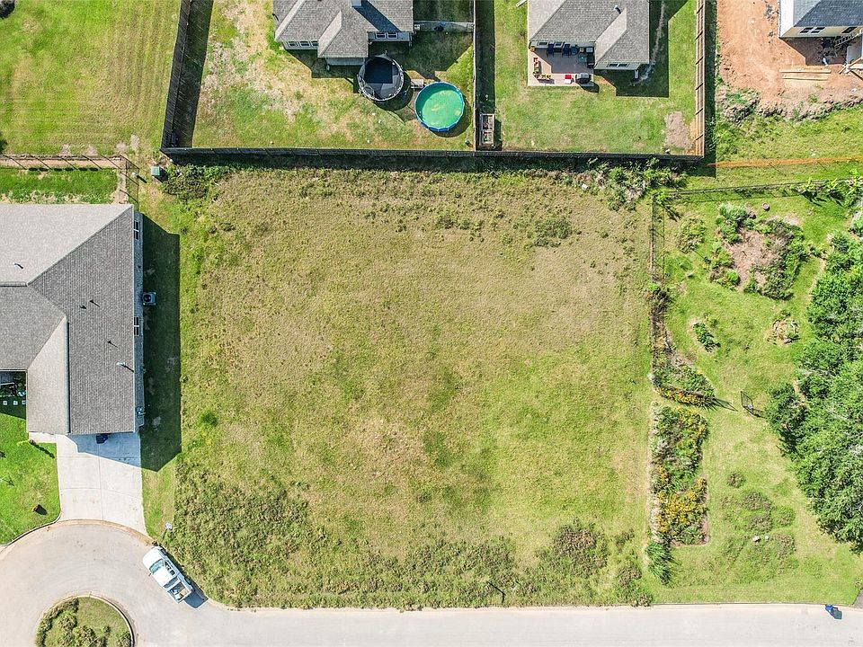 1st image of 416 Buena Vista Ln