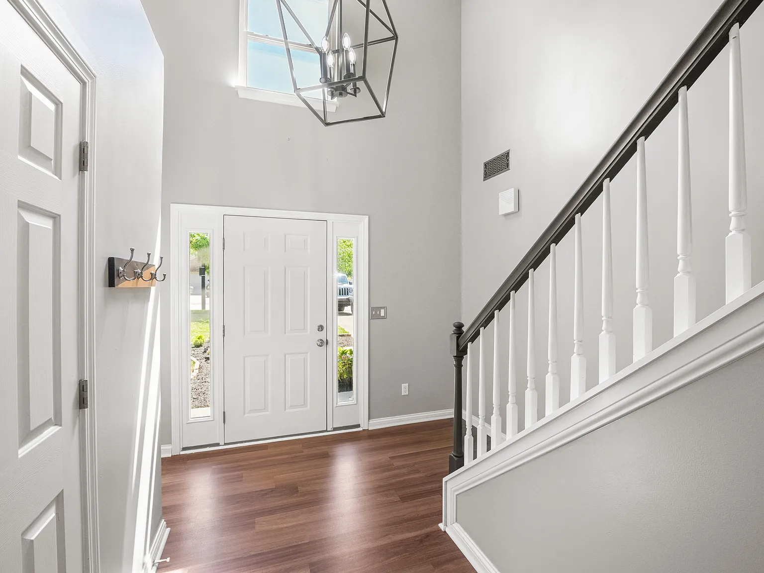 3 bed, 2.5 bath, 1670 sqft, $2,250 — Photo 3