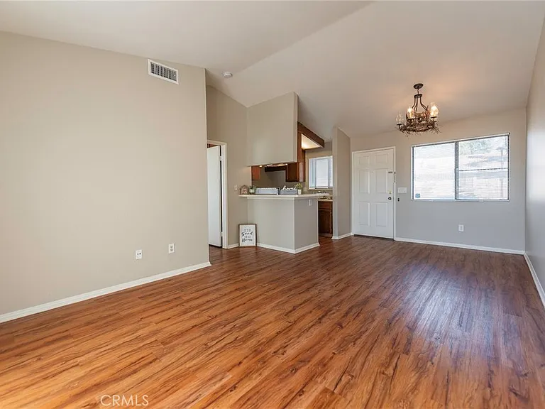 9505 Arlington Ave — Photo 6