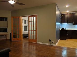 539 W Addison St APT 2S, Chicago, IL 60613