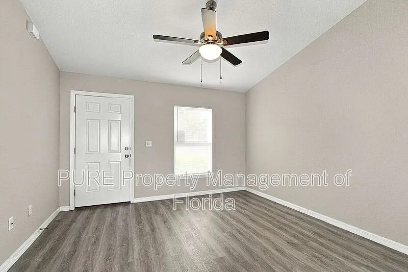 3 bed, 2.0 bath, $1,395 — Photo 2