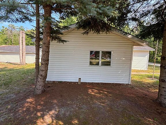 4th image of 14588 Beach Ln