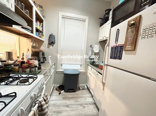 218 Columbia St #1T, Cambridge, MA 02139
