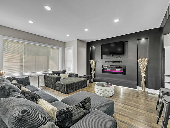 4th image of 4938 N Central Park Ave