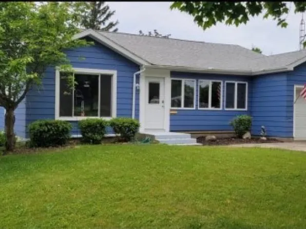 905 W Burnside St, Caro, MI 48723