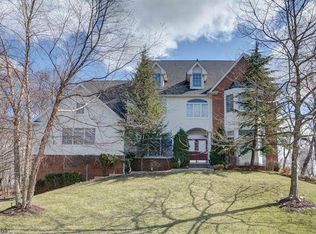 25 Bakley Ter, West Orange, NJ 07052