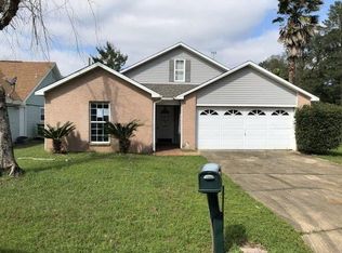 100 Wright Dr, Niceville, FL 32578