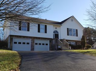 5361 Crumpacker Dr, Roanoke, VA 24019
