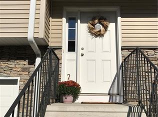 20 Riverview Ct #20, Brookfield, CT 06804