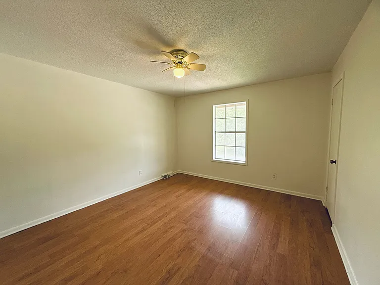 1403 Kimberly Dr — Photo 14