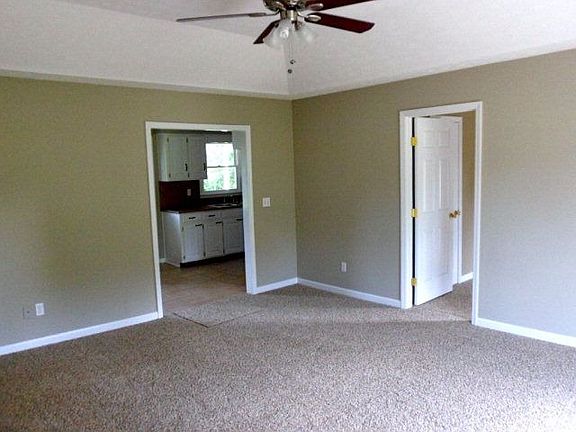 4th image of 120 Lee Road 917