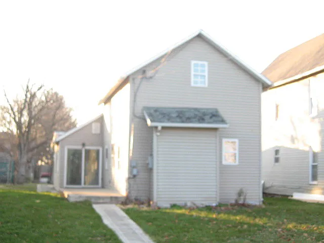 421 Park St photo 1