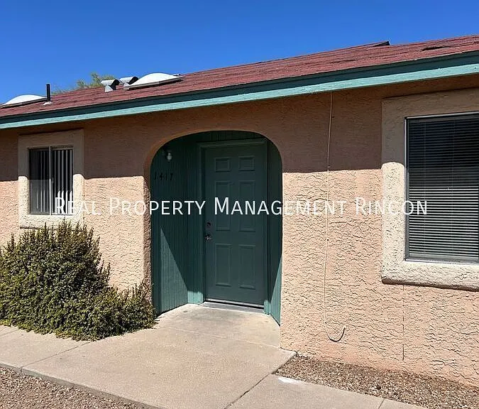 1417 N El Rio Dr — Photo 1