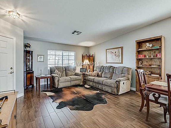 4th image of 7905 Canyons Park Ave