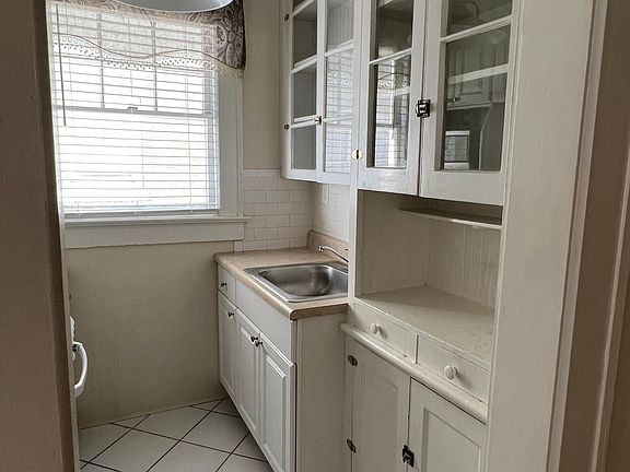 4th image of 2117 W Hills Ave APT 4