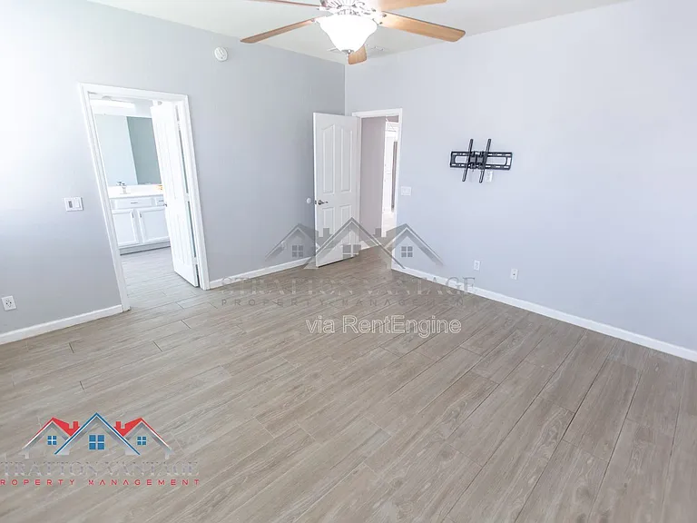 3068 E Ravenswood Dr — Photo 18