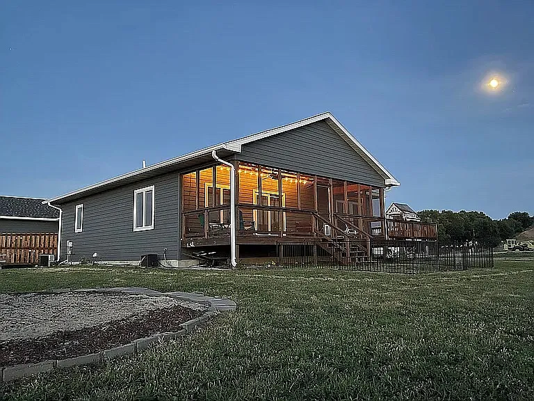 210 E Juniper Ave — Photo 27
